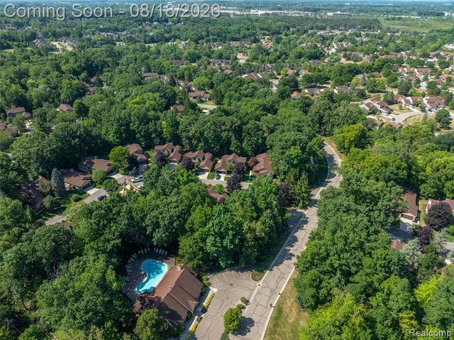 7521 Hickory Hill Drive, West Bloomfield, MI 48322