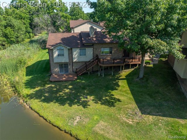 7521 Hickory Hill Drive, West Bloomfield, MI 48322