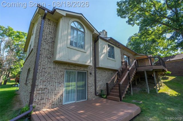 7521 Hickory Hill Drive, West Bloomfield, MI 48322