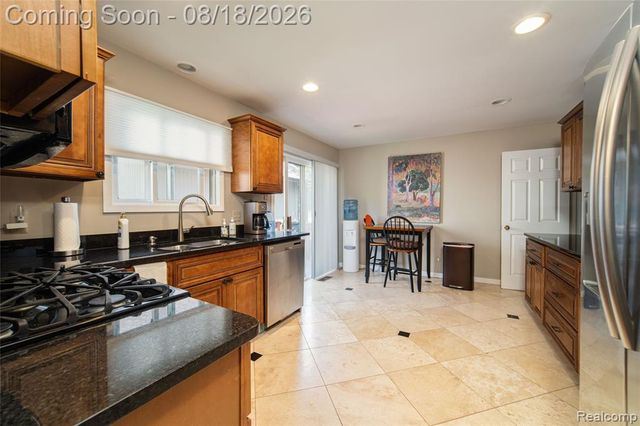 7521 Hickory Hill Drive, West Bloomfield, MI 48322