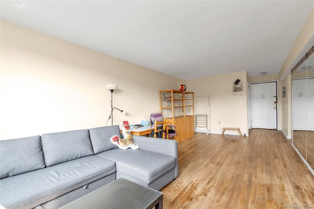 99-05 59 Ave Ave 6B, Corona, NY 11368