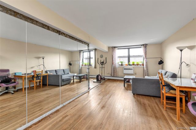 99-05 59 Ave Ave 6B, Corona, NY 11368