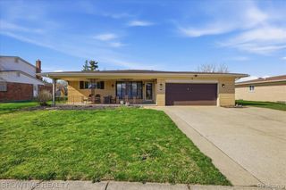 16515 Cederama Drive, Clinton Township, MI 48038