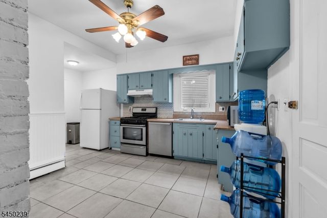 4 Park Heights Ave, Dover Town, NJ 07801