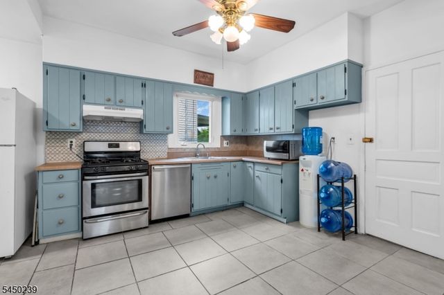 4 Park Heights Ave, Dover Town, NJ 07801