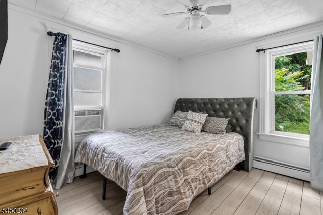 4 Park Heights Ave, Dover Town, NJ 07801
