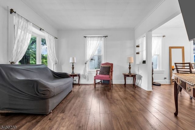 4 Park Heights Ave, Dover Town, NJ 07801