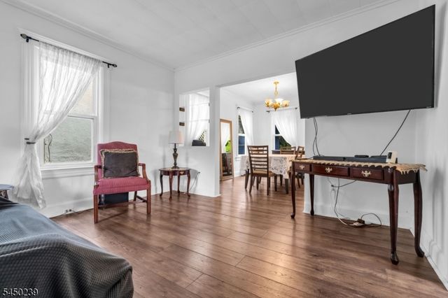 4 Park Heights Ave, Dover Town, NJ 07801