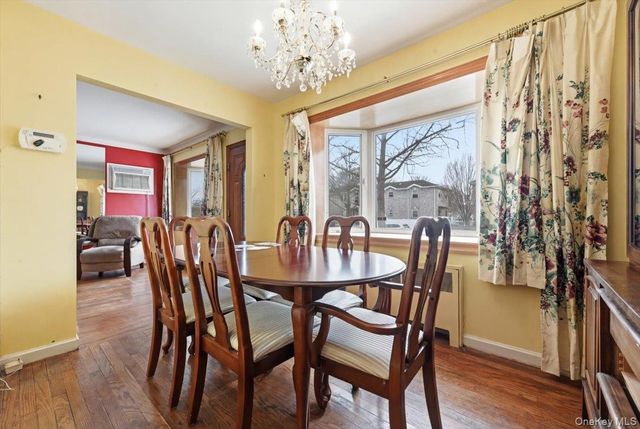 82-59 263rd Street, Floral Park, NY 11004