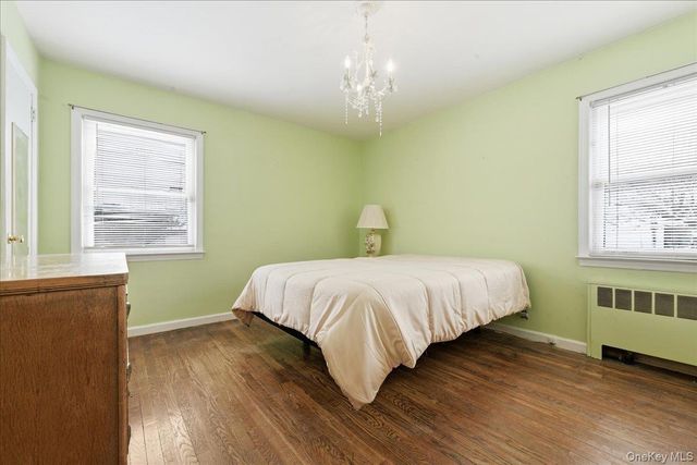 82-59 263rd Street, Floral Park, NY 11004