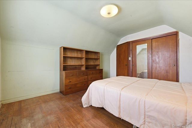 82-59 263rd Street, Floral Park, NY 11004