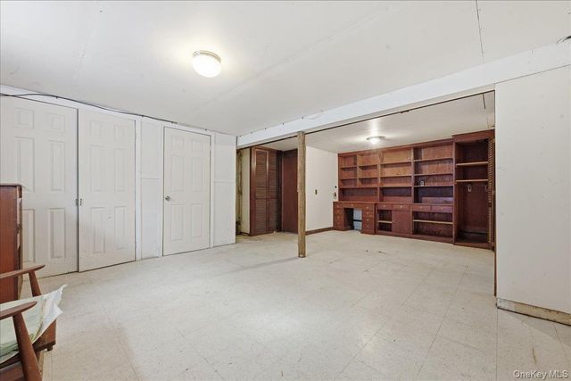 82-59 263rd Street, Floral Park, NY 11004