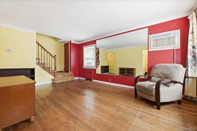 82-59 263rd Street, Floral Park, NY 11004