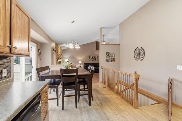 402 St Francis Court, Cross Plains, WI 53528