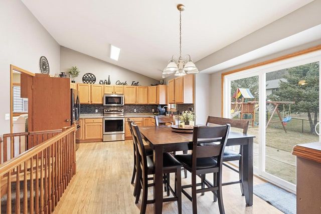 402 St Francis Court, Cross Plains, WI 53528