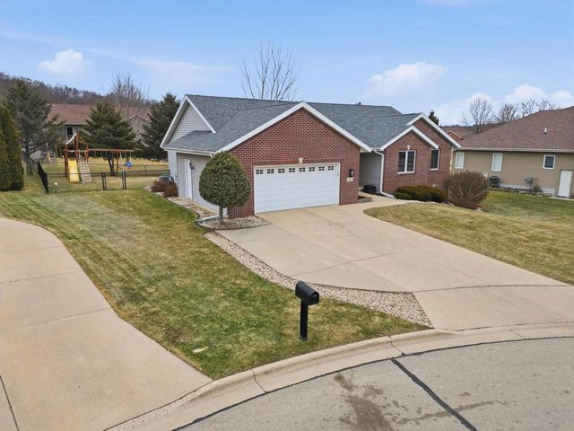 402 St Francis Court, Cross Plains, WI 53528