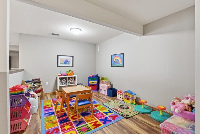 402 St Francis Court, Cross Plains, WI 53528