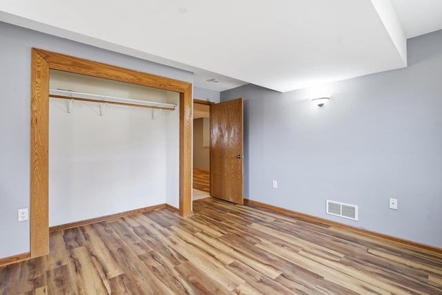 402 St Francis Court, Cross Plains, WI 53528