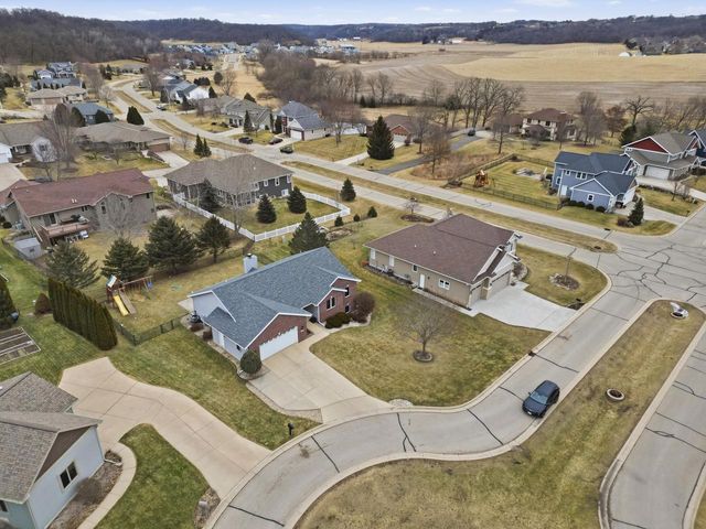 402 St Francis Court, Cross Plains, WI 53528