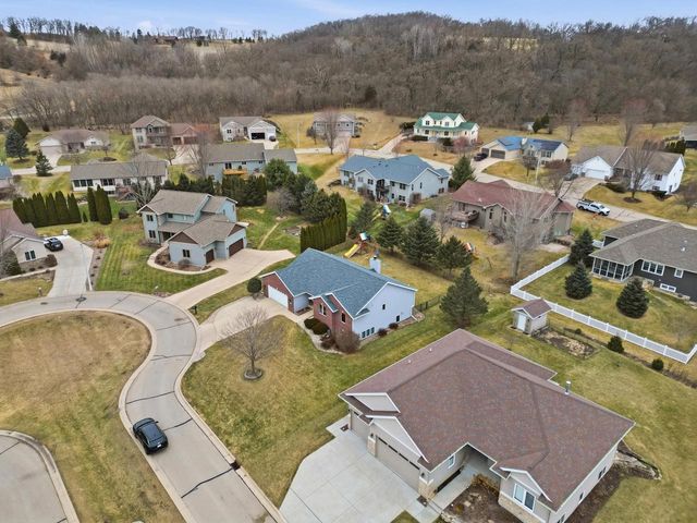 402 St Francis Court, Cross Plains, WI 53528