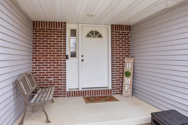 402 St Francis Court, Cross Plains, WI 53528