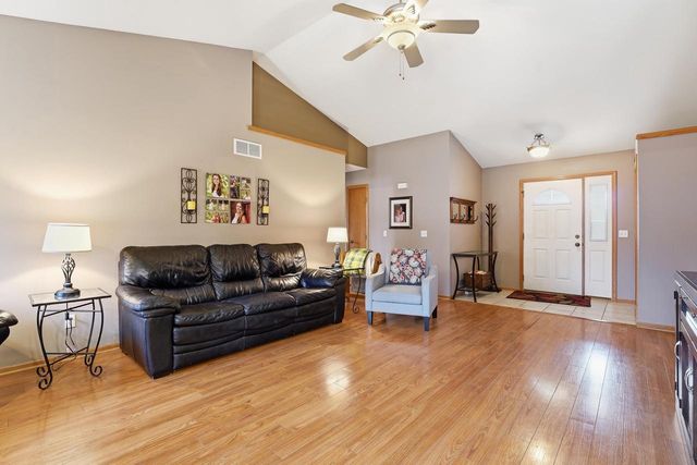 402 St Francis Court, Cross Plains, WI 53528