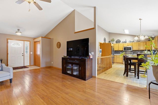 402 St Francis Court, Cross Plains, WI 53528