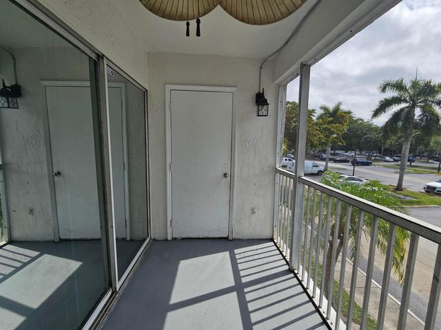 5686 Rock Island Road 126, Tamarac, FL 33319