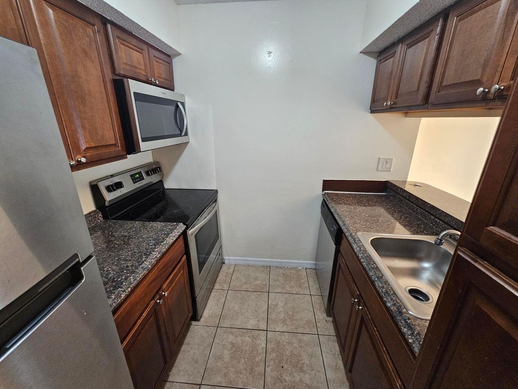 5686 Rock Island Road 126, Tamarac, FL 33319
