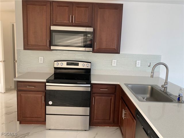 142 Plantation DR, Labelle, FL 33935