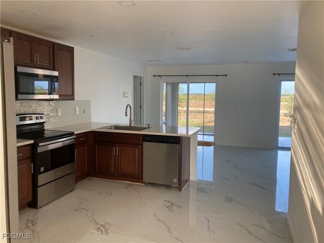 142 Plantation DR, Labelle, FL 33935