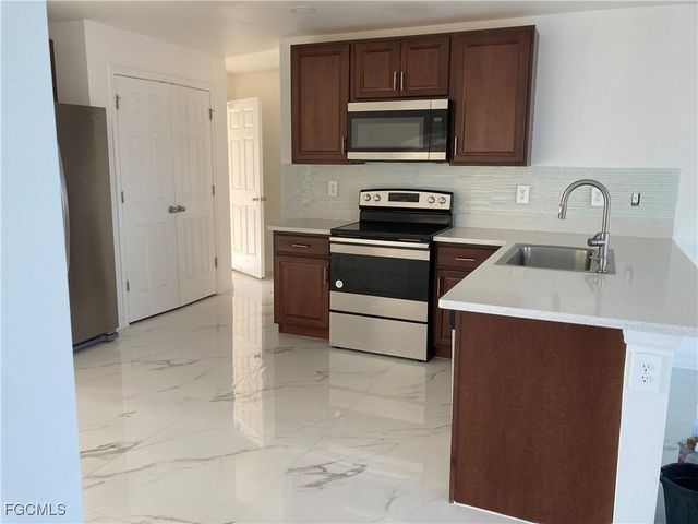 142 Plantation DR, Labelle, FL 33935