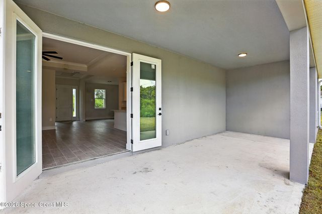 645 Parrotfish Street SW, Palm Bay, FL 32908