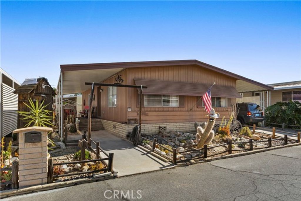 881 N Lake Street 280, Hemet, CA 92544