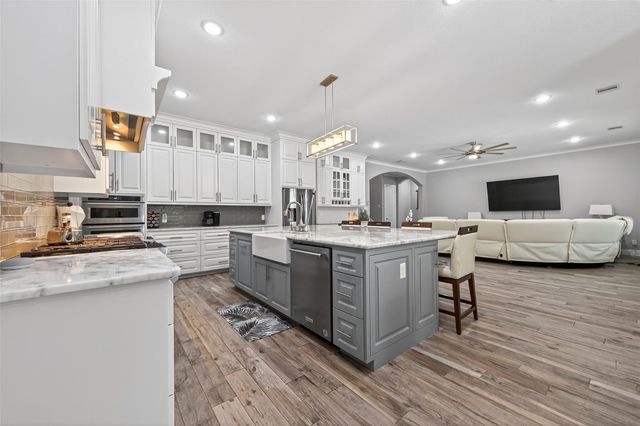 12011 Oak Crest Court, Conroe, TX 77385