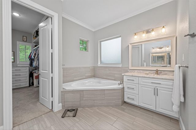 12011 Oak Crest Court, Conroe, TX 77385
