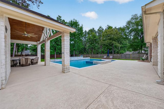 12011 Oak Crest Court, Conroe, TX 77385