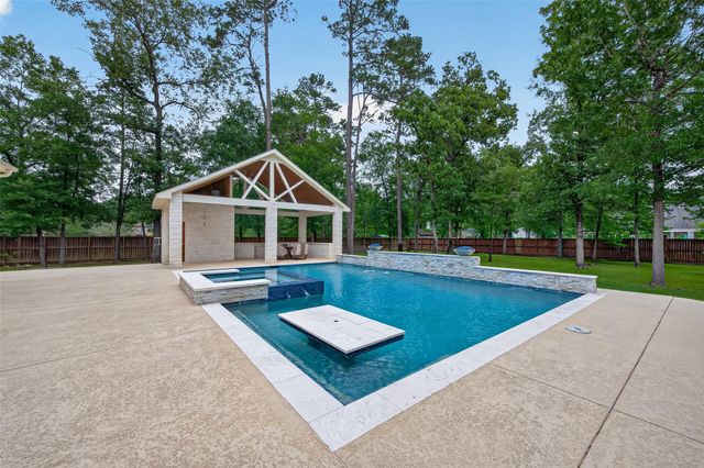 12011 Oak Crest Court, Conroe, TX 77385