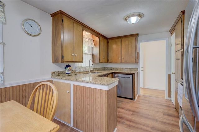 16 Superior St, Warwick, RI 02886