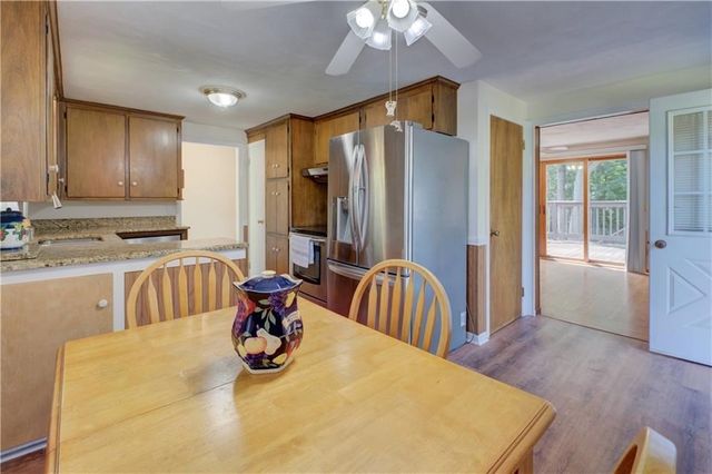 16 Superior St, Warwick, RI 02886