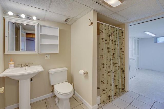16 Superior St, Warwick, RI 02886