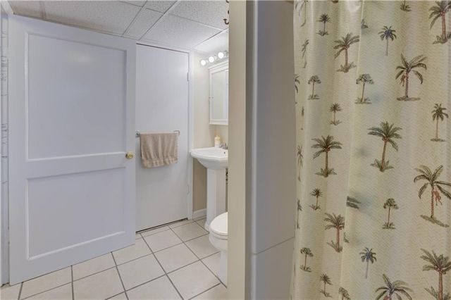 16 Superior St, Warwick, RI 02886