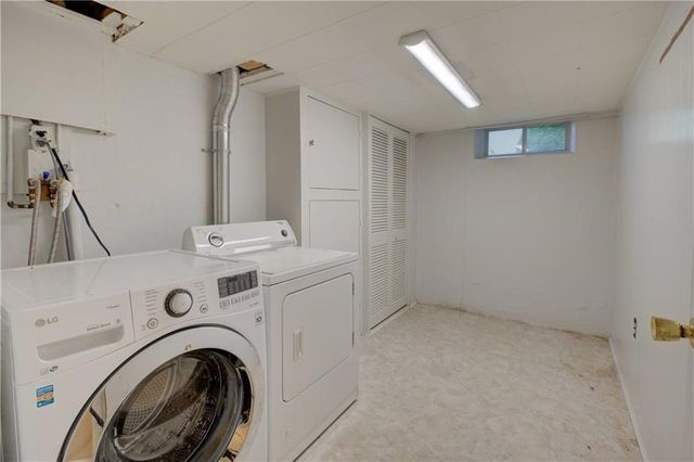 16 Superior St, Warwick, RI 02886