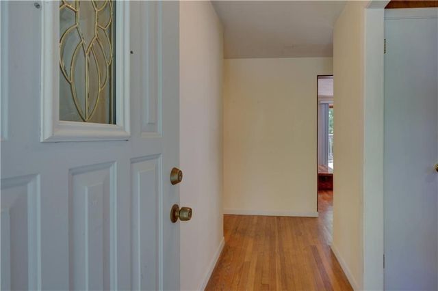 16 Superior St, Warwick, RI 02886