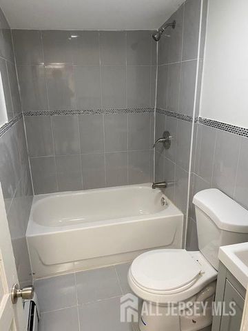 310 SOMERSET Street, New Brunswick, NJ 08901