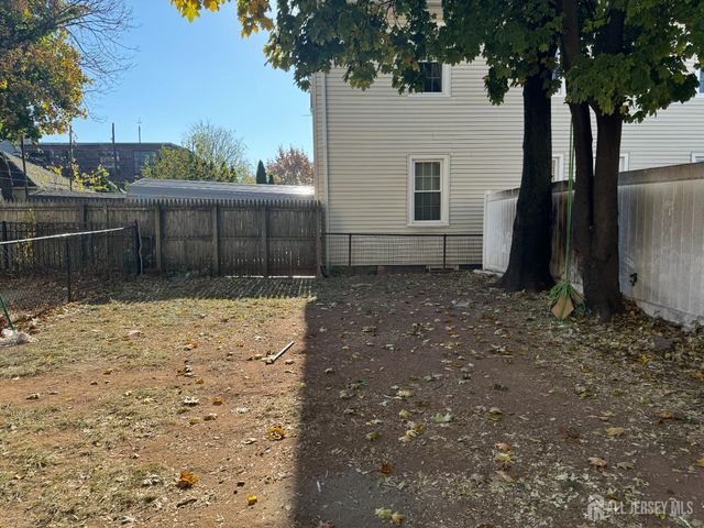 310 SOMERSET Street, New Brunswick, NJ 08901