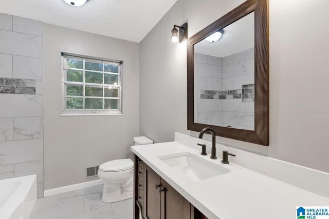 6420 WHITE COURT, Bessemer, AL 35023