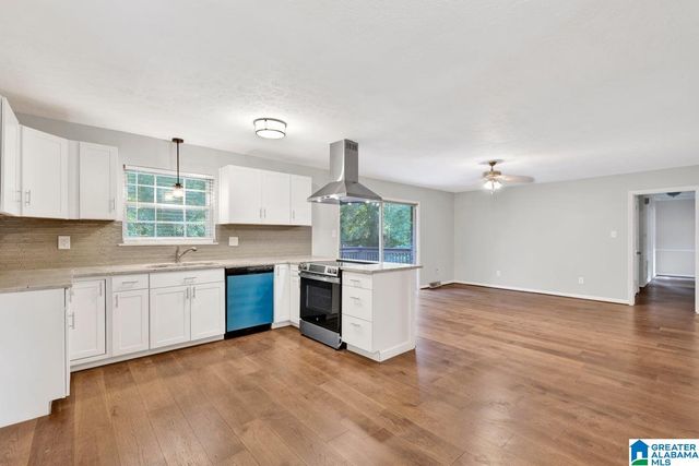 6420 WHITE COURT, Bessemer, AL 35023