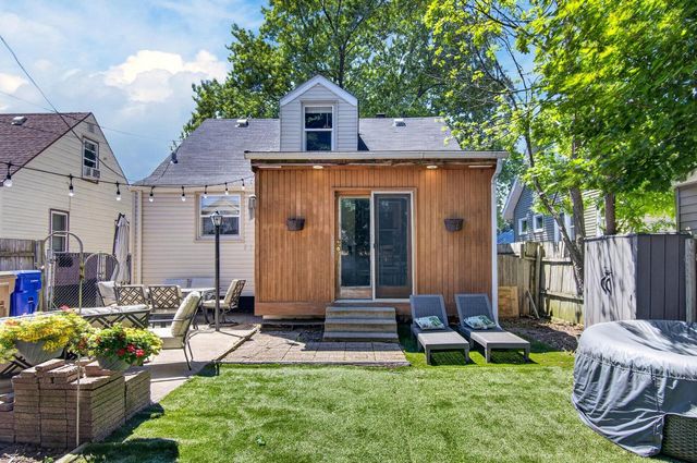 7413 32nd AVENUE, Kenosha, WI 53142