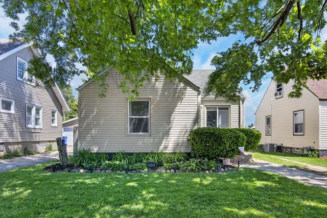 7413 32nd AVENUE, Kenosha, WI 53142